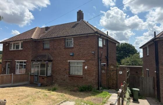 Semi Detached House for refurbishment in Orpington photo