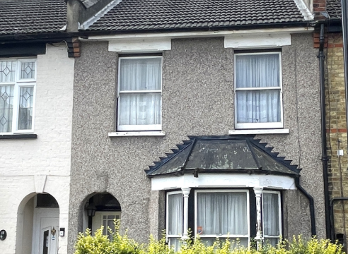 A Terrace House requiring modernisation in Chingford photo
