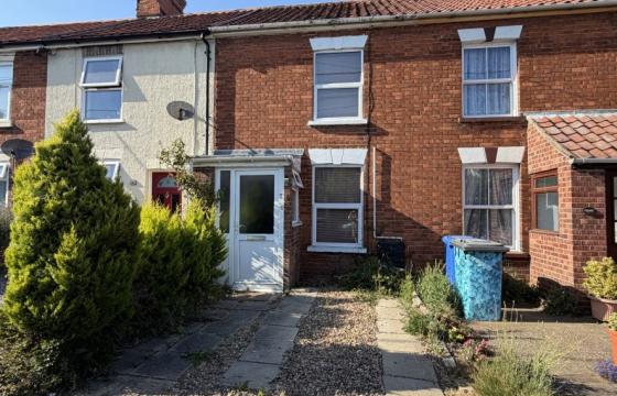 Three bedroom terrace house in need of refurbishment in Beccles photo