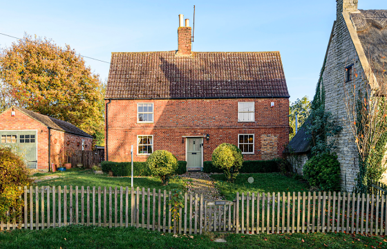 Refurbishment for sale in Bythorn photo