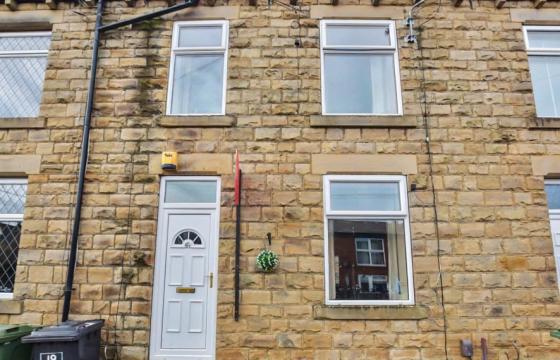 Mid terraced house in need of updating in Mirfield photo