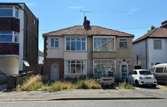 Semi Detached House for refurbishment in Walton on the Naze photo