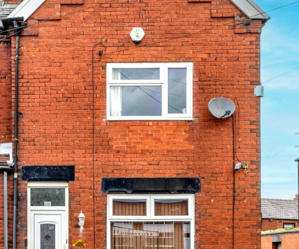 An End of Terrace House requiring modernisation in Bolton photo