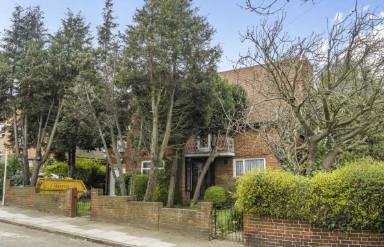Modernisation required in London photo