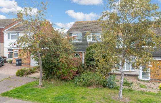 Family home in need of renovation in Northampton photo