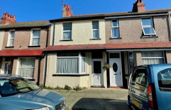 Terrace in need of updating in Llandudno photo