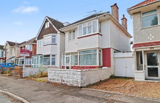 House in Need of Refurbishment in Bournemouth photo