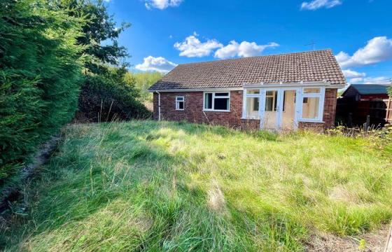 Property for modernisation in Newark photo