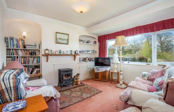 Under Offer, Property for modernisation in Totnes photo