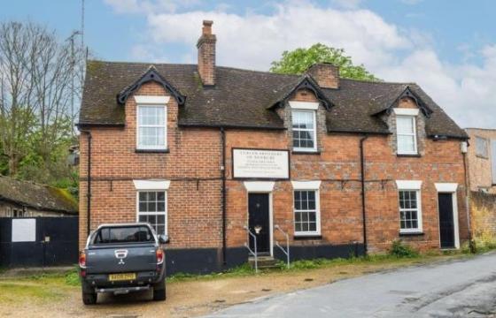 Detached mixed-use property for conversion in Newbury photo