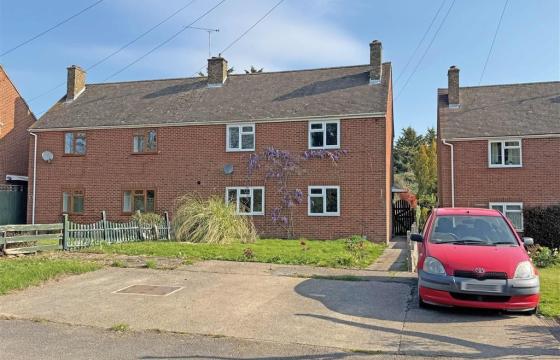 House requiring some updating in SITTINGBOURNE photo