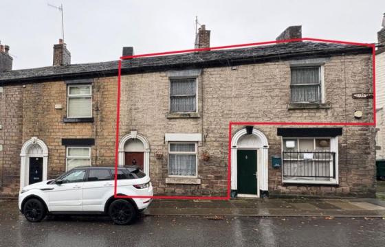 The property is currently in need of full renovation in Hyde photo