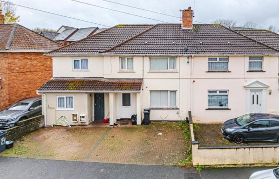 HOUSE | BASIC UPDATING in Bedminster photo