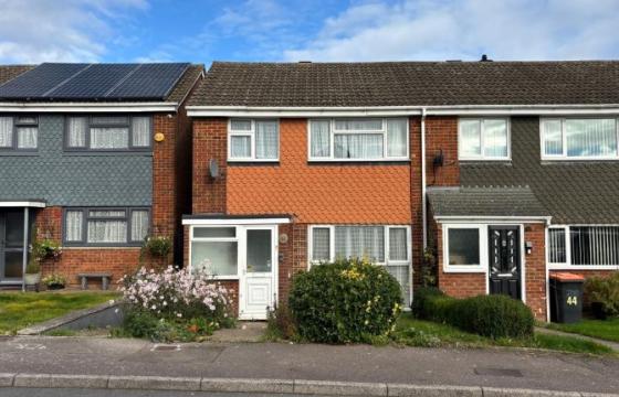 The property requires a program of refurbishment in Dunstable photo