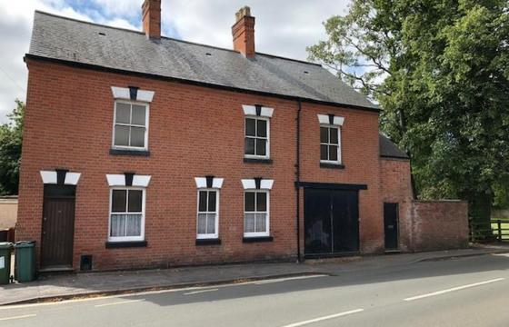 Property for modernisation in Countesthorpe photo