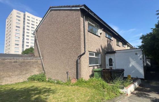 End town house for modernisation in Bootle photo