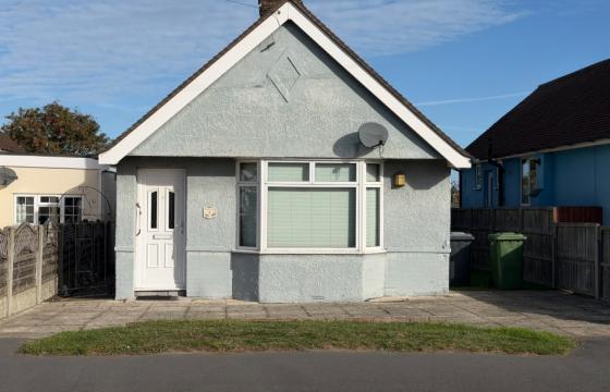 Detached bungalow in need of remedial work in Great Yarmouth photo