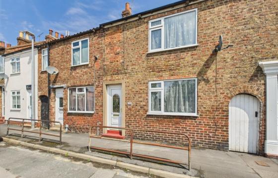 House requiring updating in Driffield photo