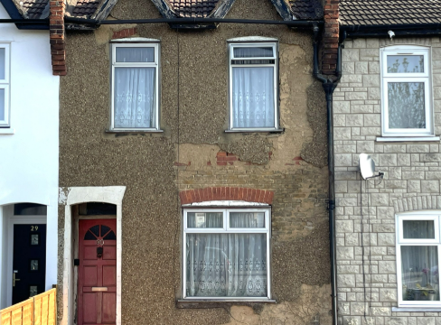 House requiring modernisation in Rainham photo