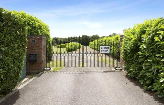 Substantial Plot in Broxbourne photo