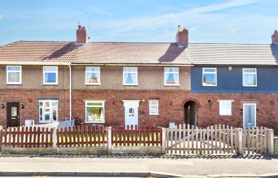 A Double Fronted Terrace House requiring modernisation in Mansfield photo