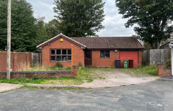 Bungalow in need of modernisation in Willenhall photo