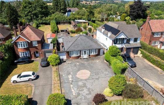 Bungalow for improvement in Bromsgrove photo