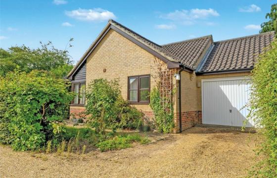 Bungalow requiring updating in DEREHAM photo