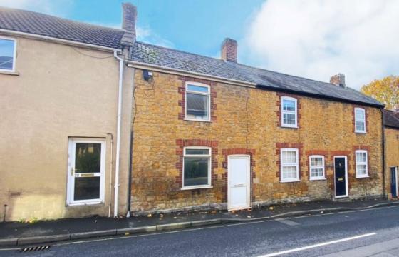 The property requires a program of refurbishment in Castle Cary photo