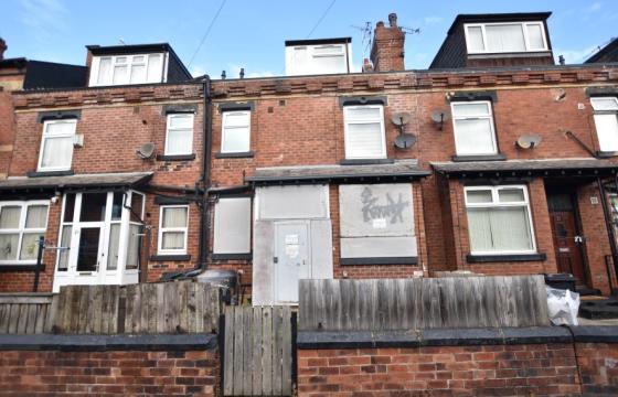 The property does require some internal renovation in Leeds photo