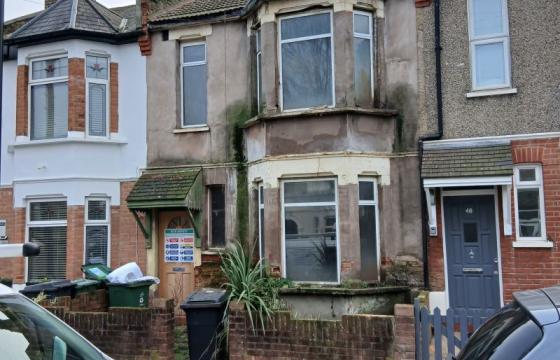 The property requires complete modernisation in London photo