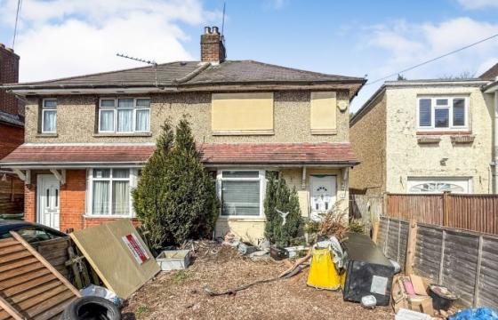 The property requires a program of refurbishment in Southampton photo