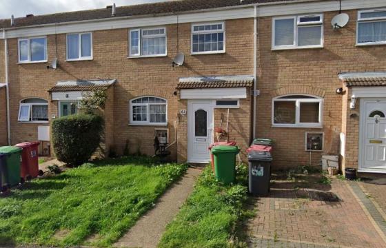 House requiring refurbishment in Slough photo
