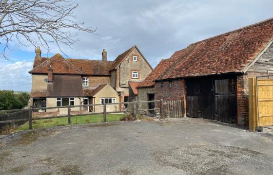 Property for modernisation in Tetsworth photo