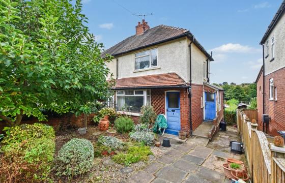 Semi detached property does require renovation in Leeds photo