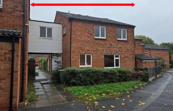 End terraced property requires modernisation in Redditch photo