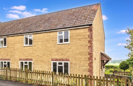 House requiring updating/refurbishment in CREWKERNE photo