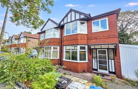 House requiring modernisation in MANCHESTER photo