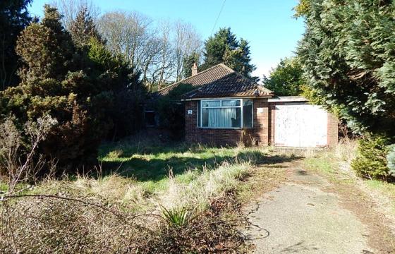 Bungalow with planning permission to replace in Thetford photo