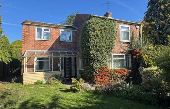 House in need of cosmetic renovation and modernisation in Boston photo