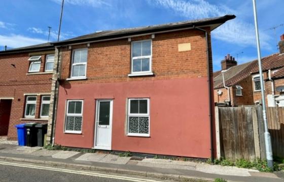 An end terraced house requiring improvement in Ipswich photo