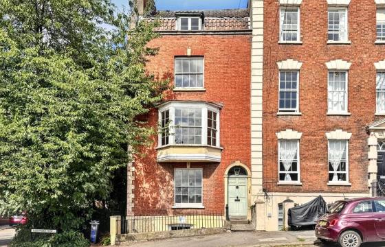 Potential in Need of Refurbishment in Cliftonwood photo