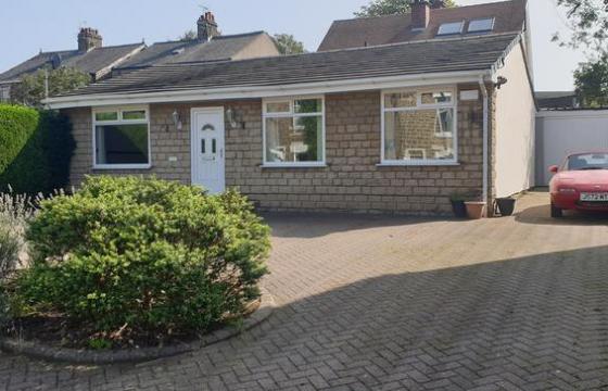 Property for improvement in Glossop photo