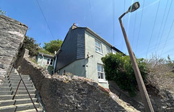 Cottage in need of total refurbishment in Brixham photo