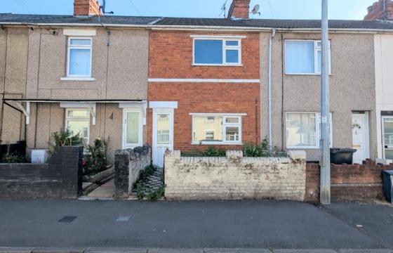 Terrace Property In Need Of Modernisation in Swindon photo