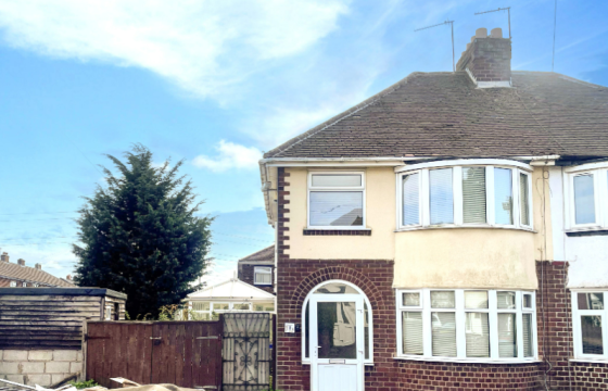House requiring modernisation in Rowley Regis photo