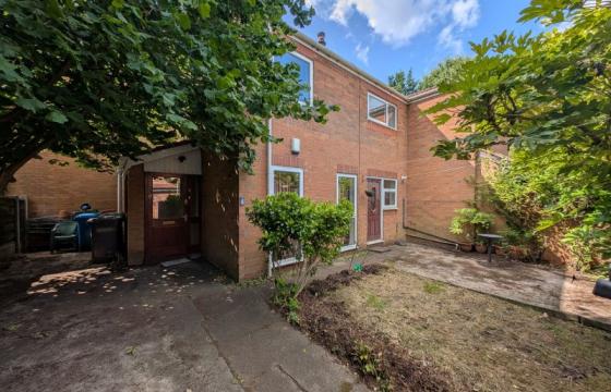 Opportunity for buyers looking to modernise in Longsight photo