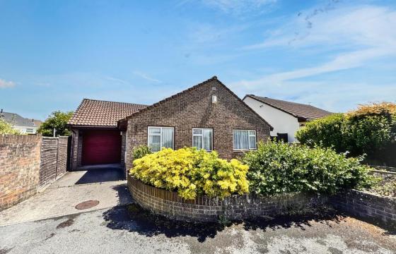 3 bedroom bungalow for modernisation in Keynsham photo