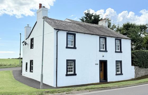 Spacious detached house for modernisation in Egremont photo