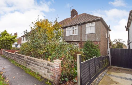 The property requires complete modernisation in Lowestoft photo